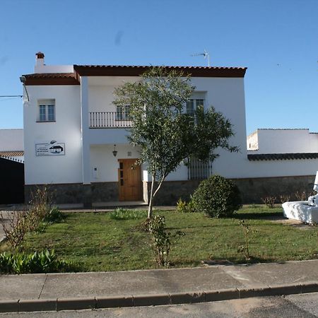 El Pantano De Brovales Villa El Guijo Exterior photo